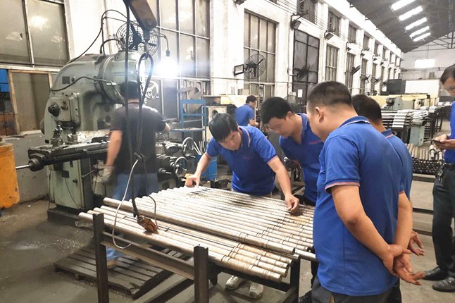 鄭州市神龍泵業(yè)有限公司每周對各個工序進(jìn)行質(zhì)量監(jiān)督檢驗的現(xiàn)場。